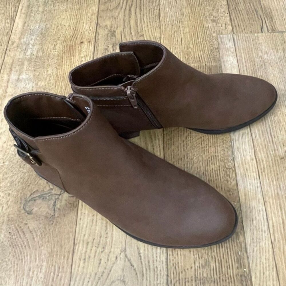 St. John's Bay Reeves Brown Ankle Booties Women's 6.5M Side Zip Buckle Boots